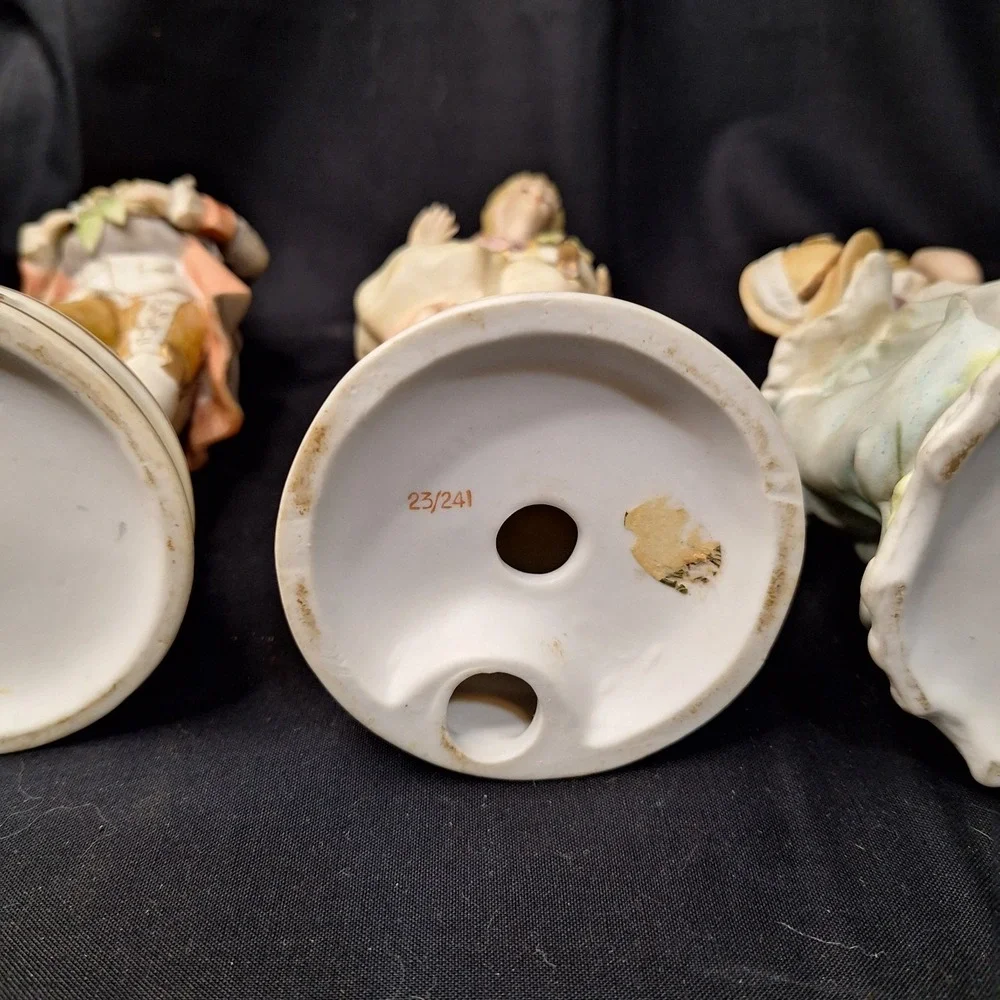 4 Vintage 1950s Victorian figurines 2 are Lefton 8
